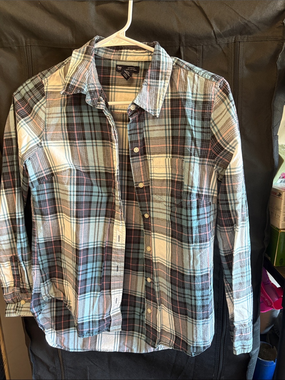 GAP Blue White and Pink Plaid Button-Up Shirt